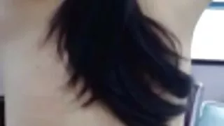 එලේනා කෑදර නොවන අතර ඇගේ මිතුරාට ගුද මගුලක් ලබා දෙයි.