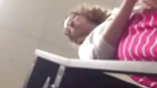 රුසියන් කෙල්ලට කෙල උනනවා.