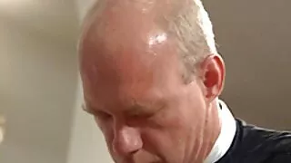 සිල්වියා Dellai සහ Kira රැජින onordi වෙඩි තියන්න