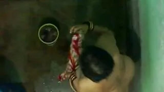 මෙම දැරිය අඳුනන සමග ලිංගික සැනසීමක් ඇත.