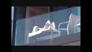 සම්බාහන මත ඇඟ පුරා මයිල්.