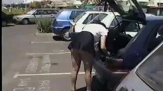 රුසියන් කිරි කාරයා පස්ස පැත්තට කෙල වෙනවා. Massage එකට පස්සේ.