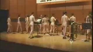 Busty Anisa Kate මෙම wanker මිනින්දෝරු විසින් පස්ස උණුසුම් කෙළ ලක්වෙයි.