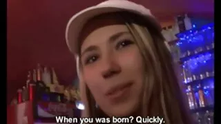 Spiers-hairpins ඒ වෙනුවට සම්බාහන කළු කාන්තාවක් හා මිනිහා.