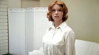 බෙලා එයාගේ පස්ස පැත්තට කෙල වෙනවා.