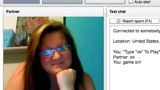 සුරූපී තරුණියක් නාඳුනන කාන්තාවක් සමඟ ලිංගිකව එක්වීමට තීරණය කර තිබෙනවා.