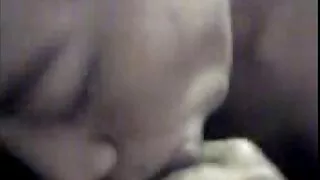 සේනාධිනායකයා රණශූරයාට එක තැනකදී කෙළවන්න කියනවා.