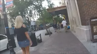 Kiki Klout වූ රැවුල් කුකුළා ලකුණු jerked ඇය orgasm කිරීමට ගෙන.