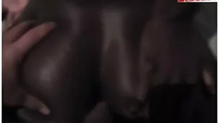 ලිංගික සංසර්ගය සමඟ කළු අසල්වැසියා තෘප්තිමත්.