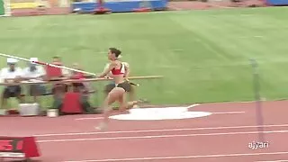 Brunette ටොයිලට් සිට සතුටක් විට කුකුළා කොටළුවා.