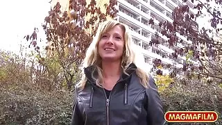 ගණිකා මඩම් ලබා දෙයි.