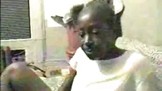 ඇය නිර්ලජ්ජිතව හොඳම මිතුරා සමඟ හාදයෙක් මත වංචා.